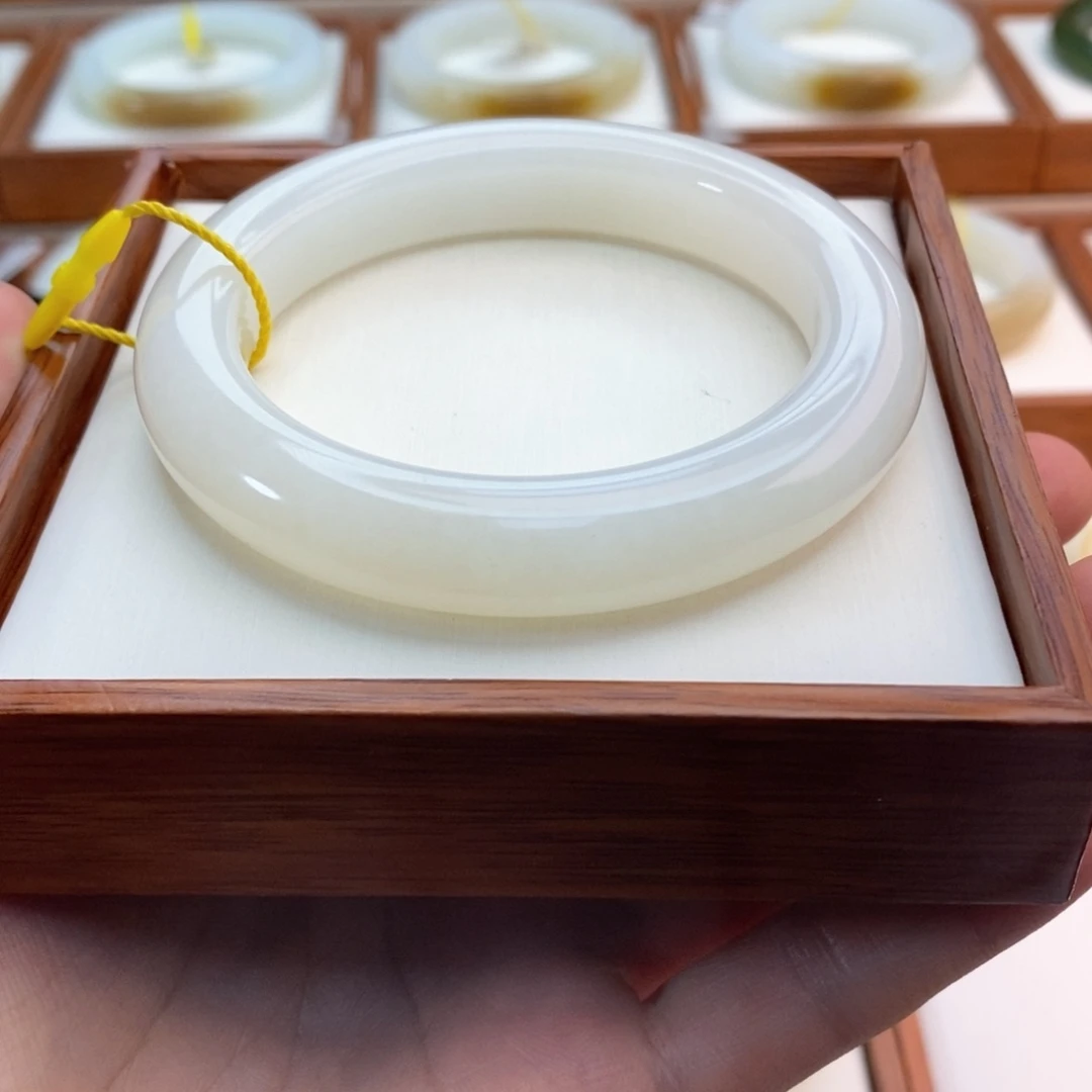 和田玉（白玉）手镯未镶嵌