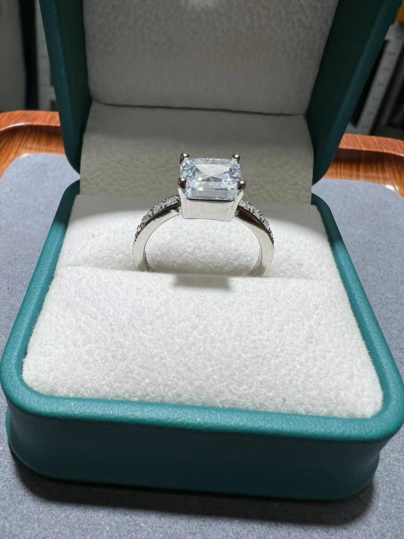 【臻品典藏】南非经典四爪戒指YY532     4卡