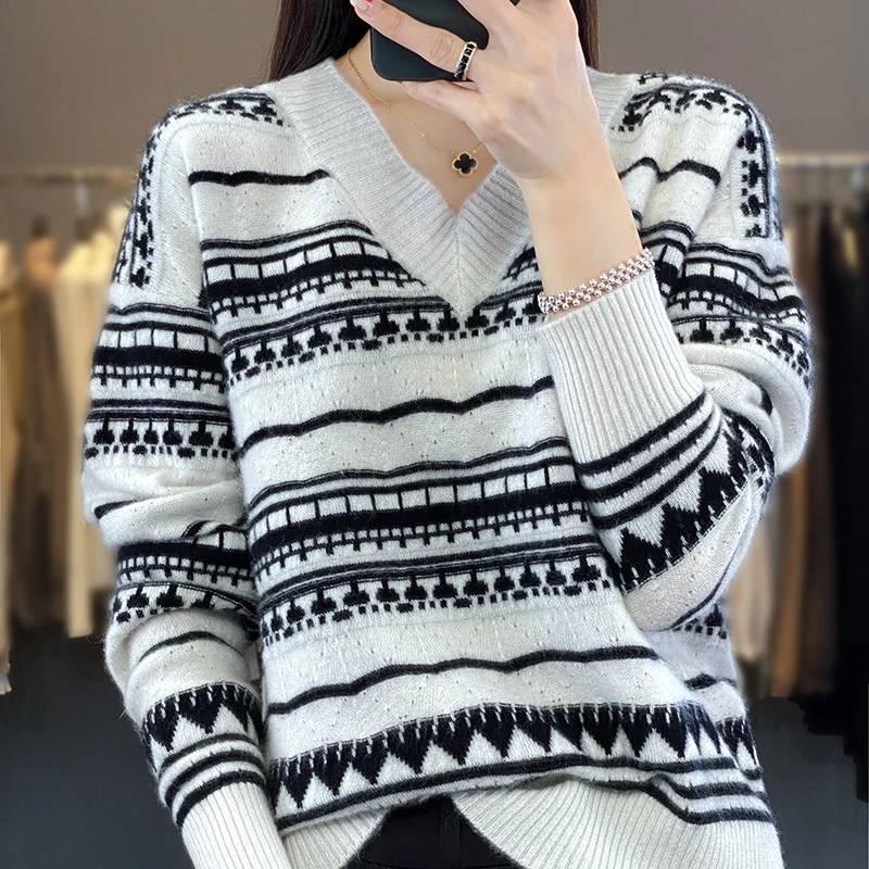 秋冬新款100%纯羊毛女士毛衣v领宽松套头针织衫羊毛衫提花加厚