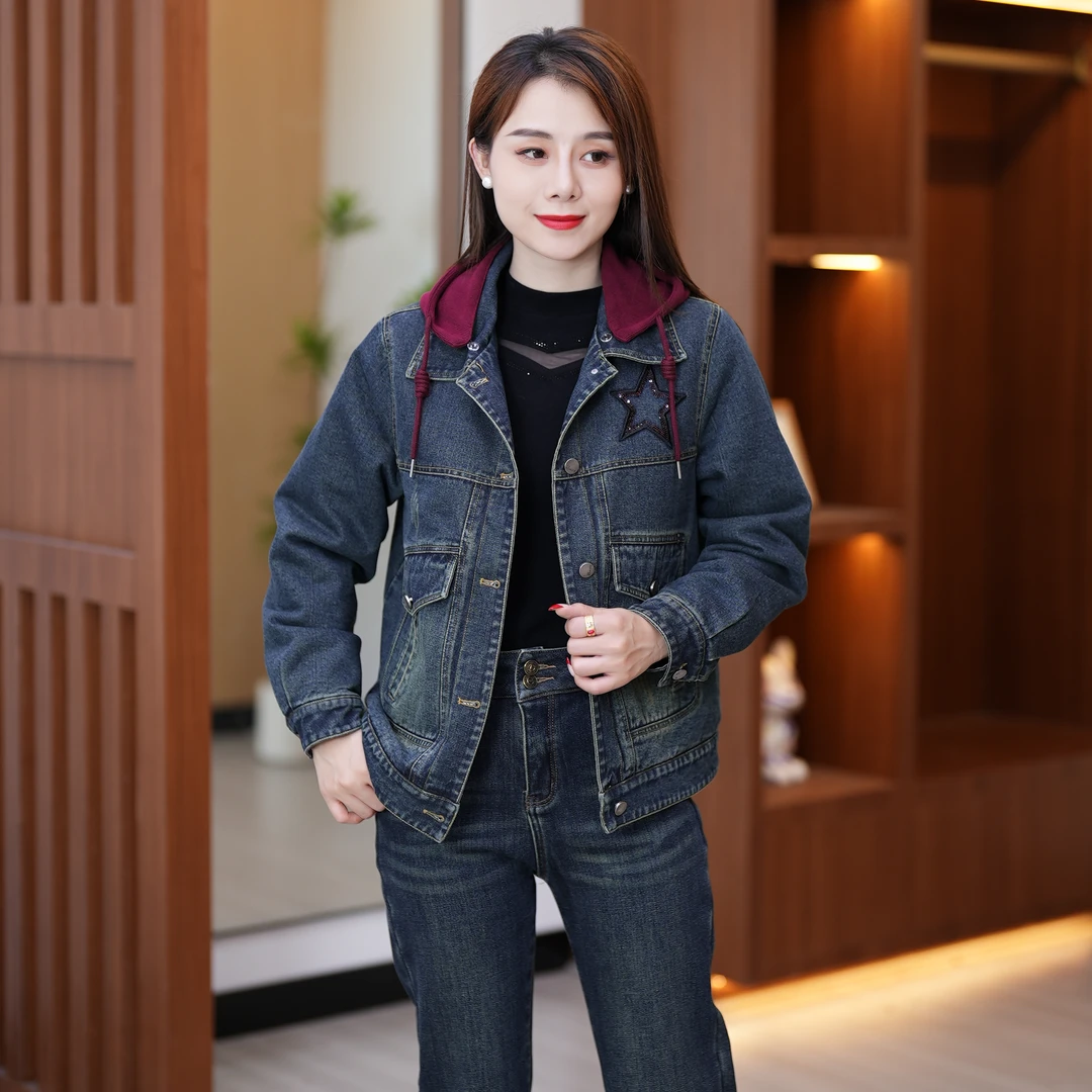 带帽水洗软牛仔外套2025冬季新款加绒加厚防风保暖休闲牛仔外套女