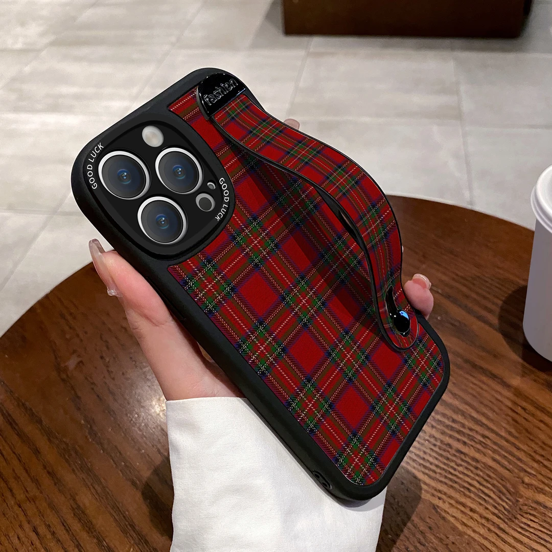 适用苹果17promax手机壳红色拼接格子iPhone16保护套复古17带腕带