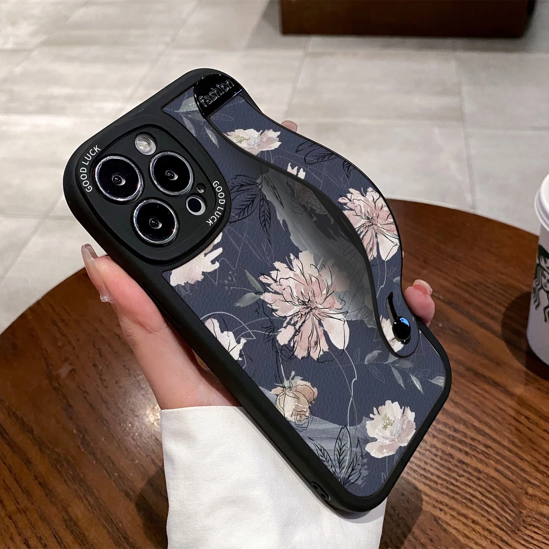 适用苹果16promax手机壳彩绘花朵iPhone15promax保护套腕带支架14