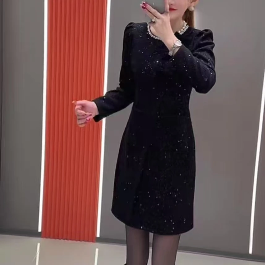 3183圆领钉珠边满天星连衣裙