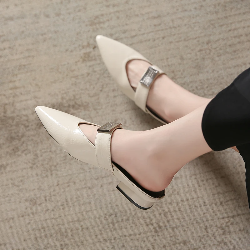 尖头金属扣包头半凉鞋女外穿凉鞋2025夏新款凉拖小个子单鞋女F27