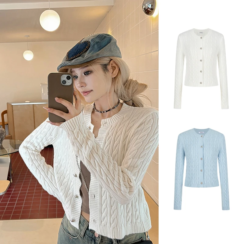 Moses Queen/魔西女王麻花针织开衫女温柔气质圆领短款长袖外套