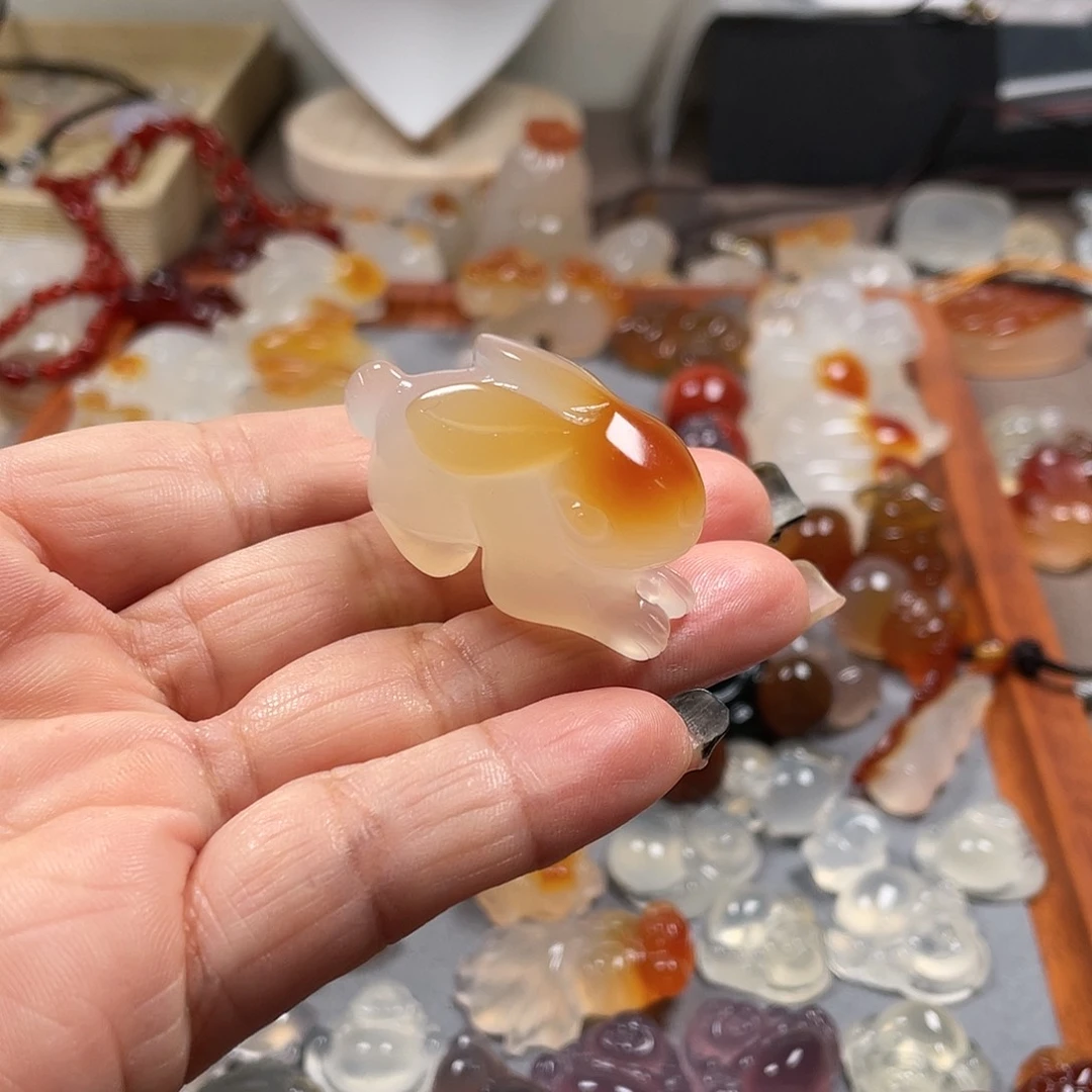 玛瑙/玉髓颈饰未镶嵌天***虎