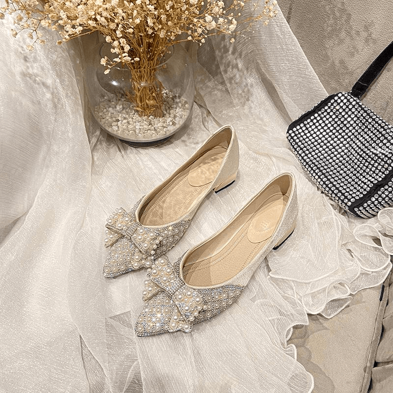 夏季2024新款韩版尖头时尚大码尖头平底水钻粗跟低跟女单鞋气质