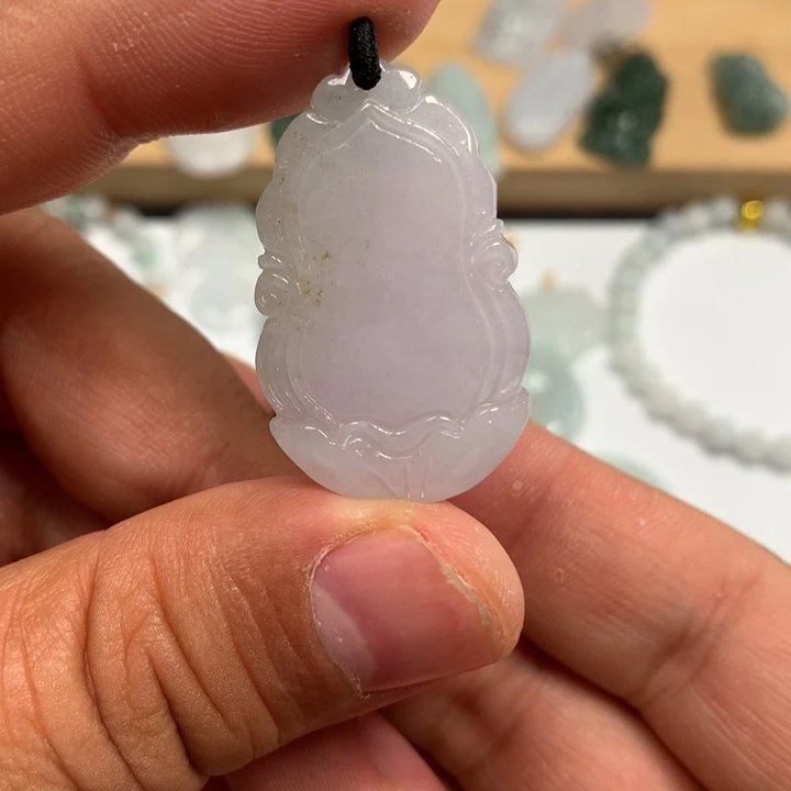 翡翠颈饰未镶嵌照妖镜