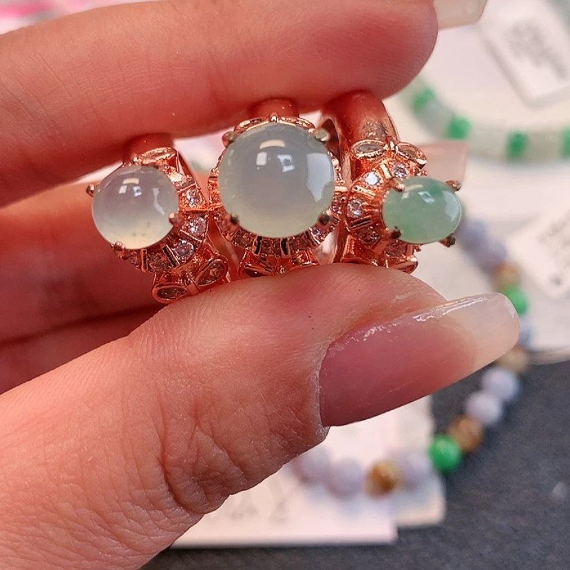 【闪购商品】翡翠戒指未镶嵌摘*?三个