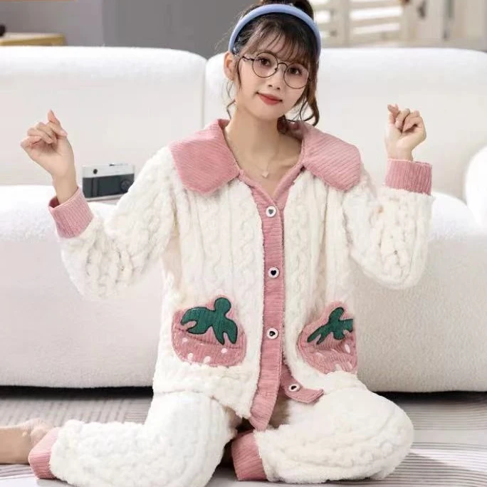 2024年加绒加厚珊瑚绒睡衣女秋冬季新款口袋草莓网红风家居服套装