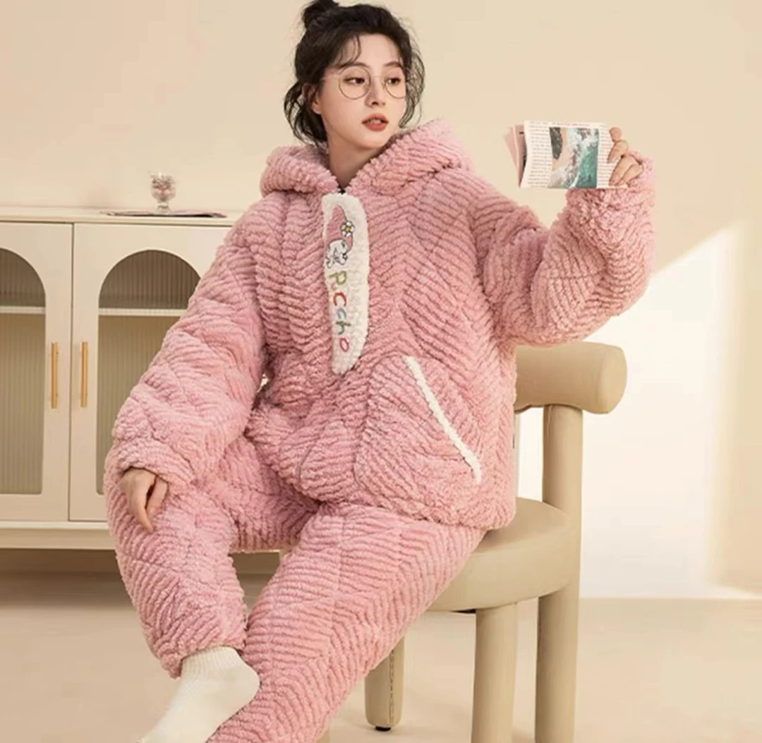 睡衣女秋冬季2023年新款三层夹棉加厚保暖法兰绒大码家居服套装