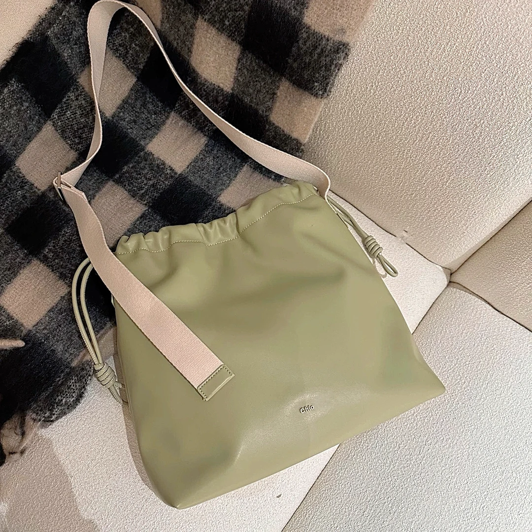 原价206元绿意之歌托特包包女松弛感抹茶绿大容量单肩斜挎包