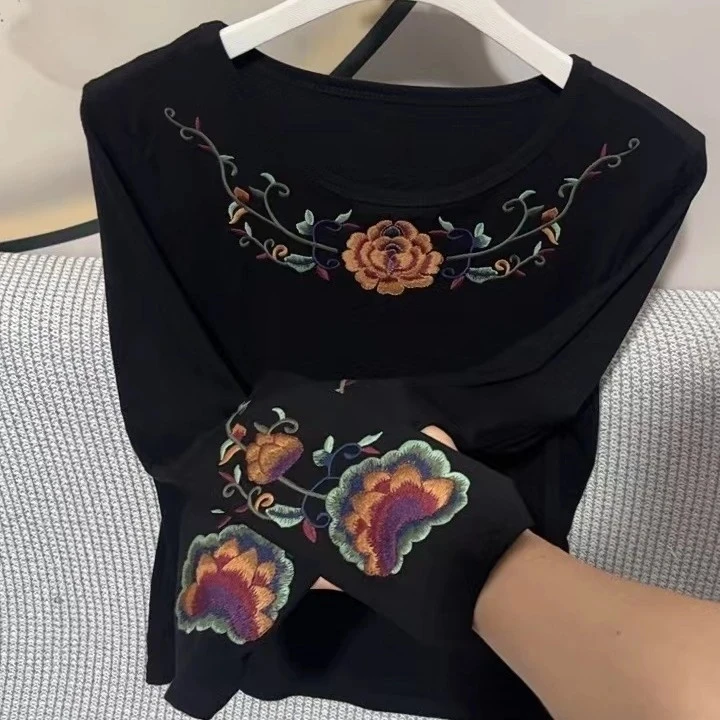 四季T恤牡丹打底衫圆领重工刺绣气质女士