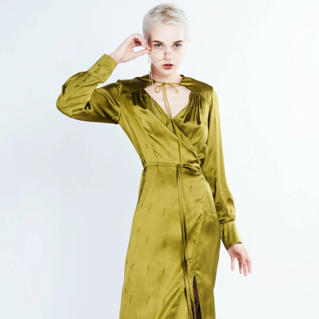 妖客C221232存在与虚无提花缎面显瘦气质修身连衣裙国风小众时装