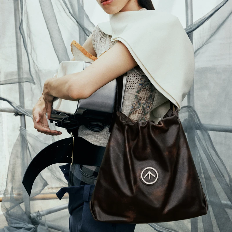 【垃圾袋】GROTTO个乐单肩斜挎时尚百搭琥珀流光