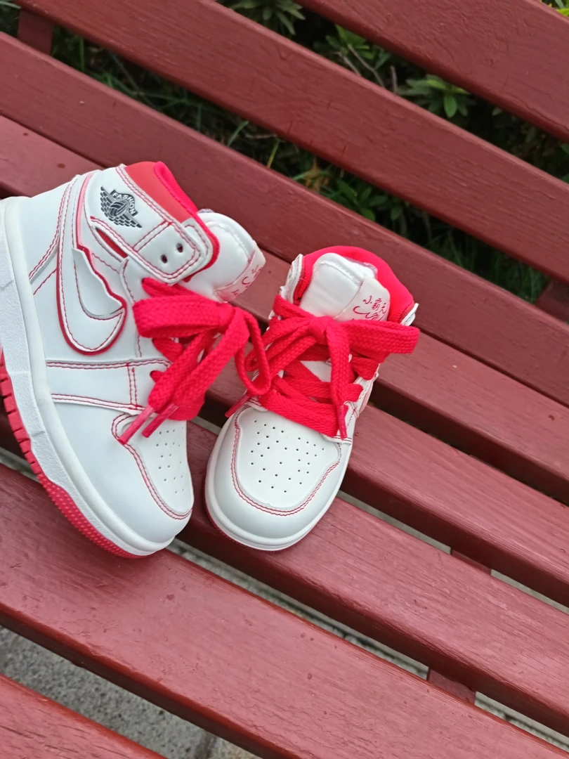 白红时尚潮流高帮休闲板鞋男童女童