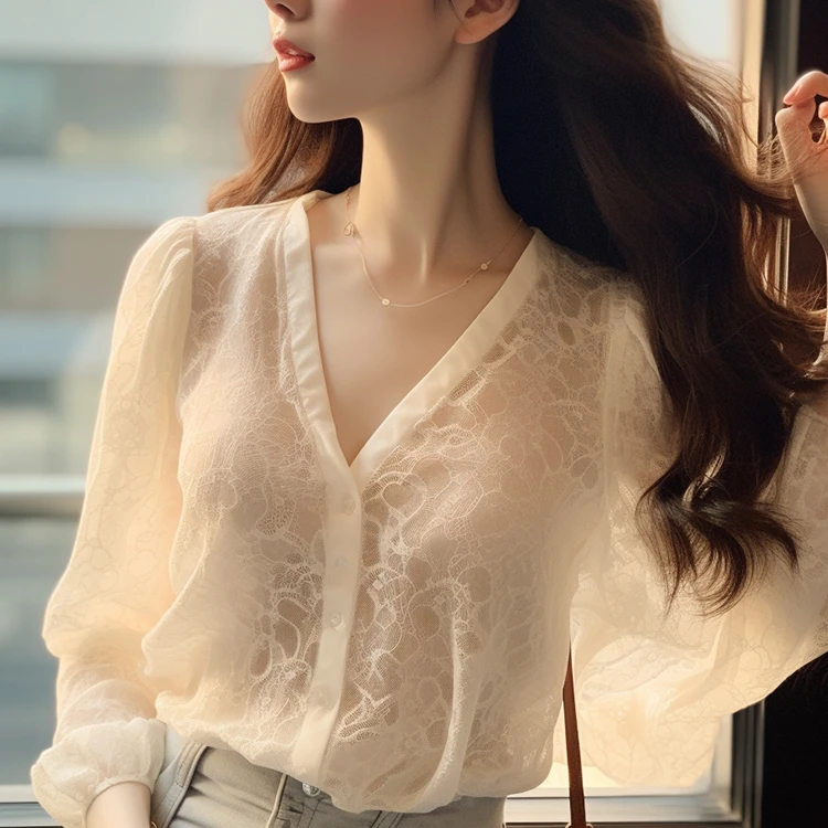 2024早春新款上衣法式温柔洋气高贵别致漂亮米白色V领蕾丝衬衫女