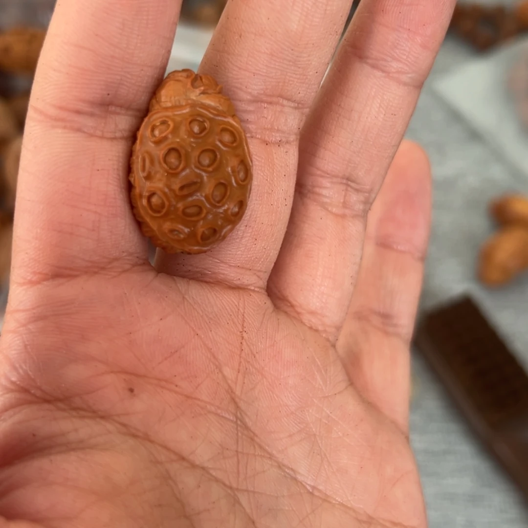 【闪购商品】橄榄核吊坠夏*雨