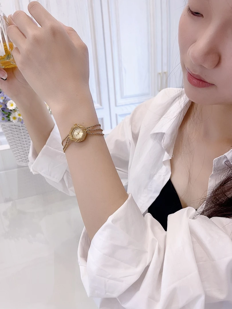 国货老品牌小众轻奢八角小巧迷你复古百搭气质潮流防水石英手链表