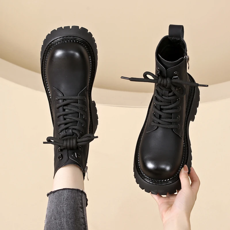 潮酷粗跟马丁靴女英伦风2024秋冬新款真皮增高时尚加绒圆头机车靴
