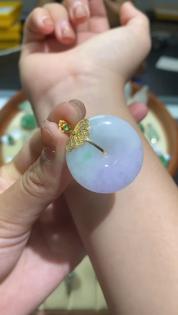 【闪购商品】翡翠颈饰18K金镶嵌18K金镶嵌平安扣