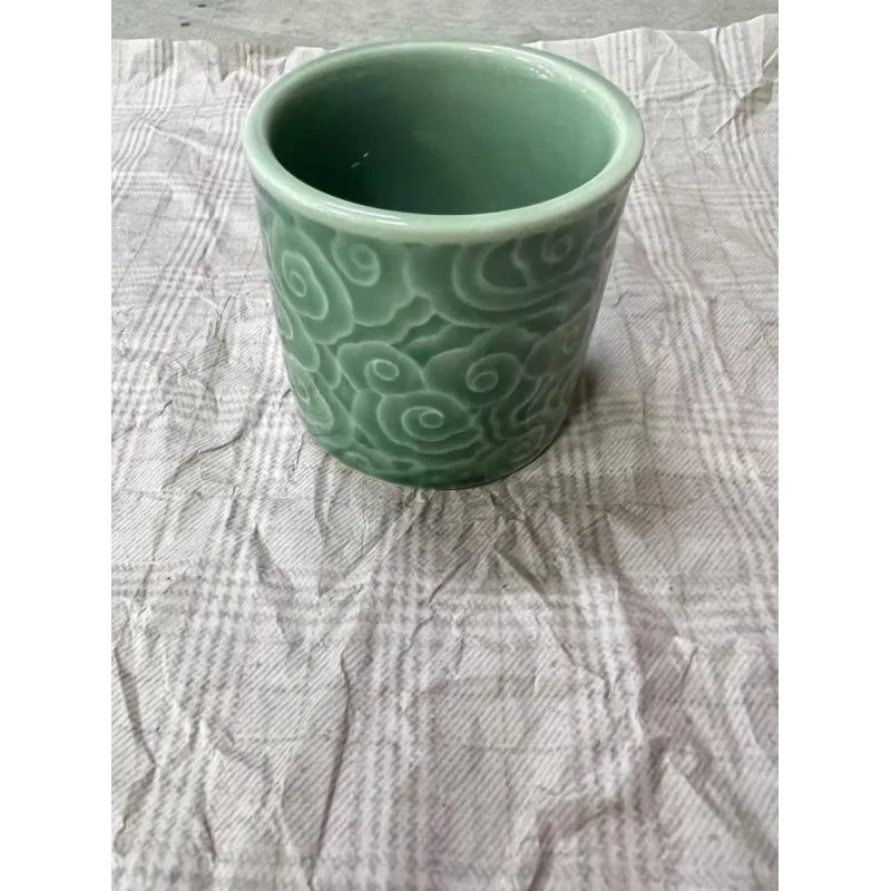 龙泉青瓷波浪纹茶杯2219