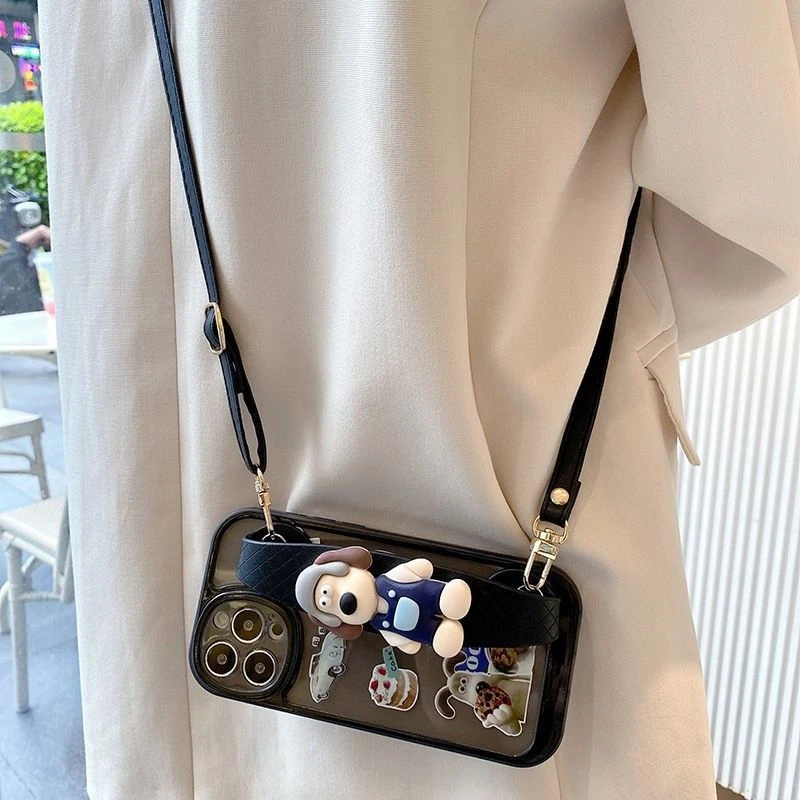 卡通大耳朵狗苹果17手机壳斜挎带挂绳14pro腕带新款可爱16全包15