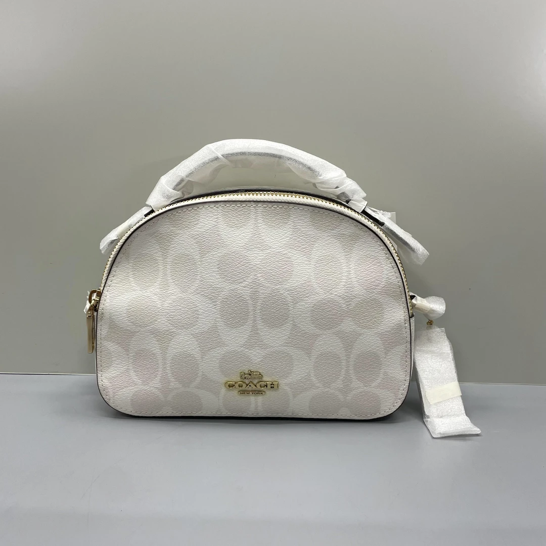 95新 COACH/蔻驰 小丽/冰川白馒头包21*15*6cmZ113007