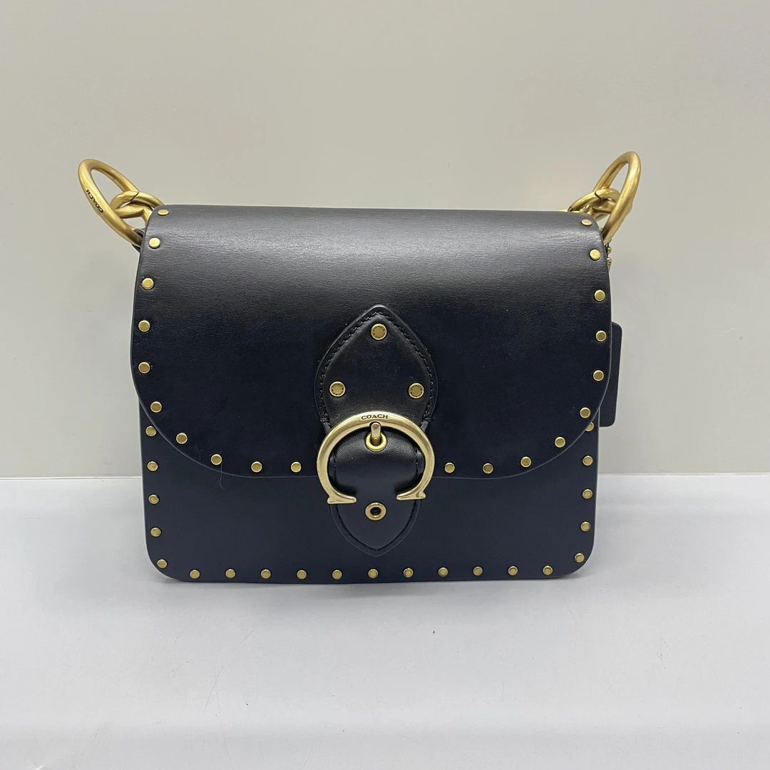 95新 COACH/蔻驰 beat18黑色铆钉小斜挎包18X16X7cmL022807
