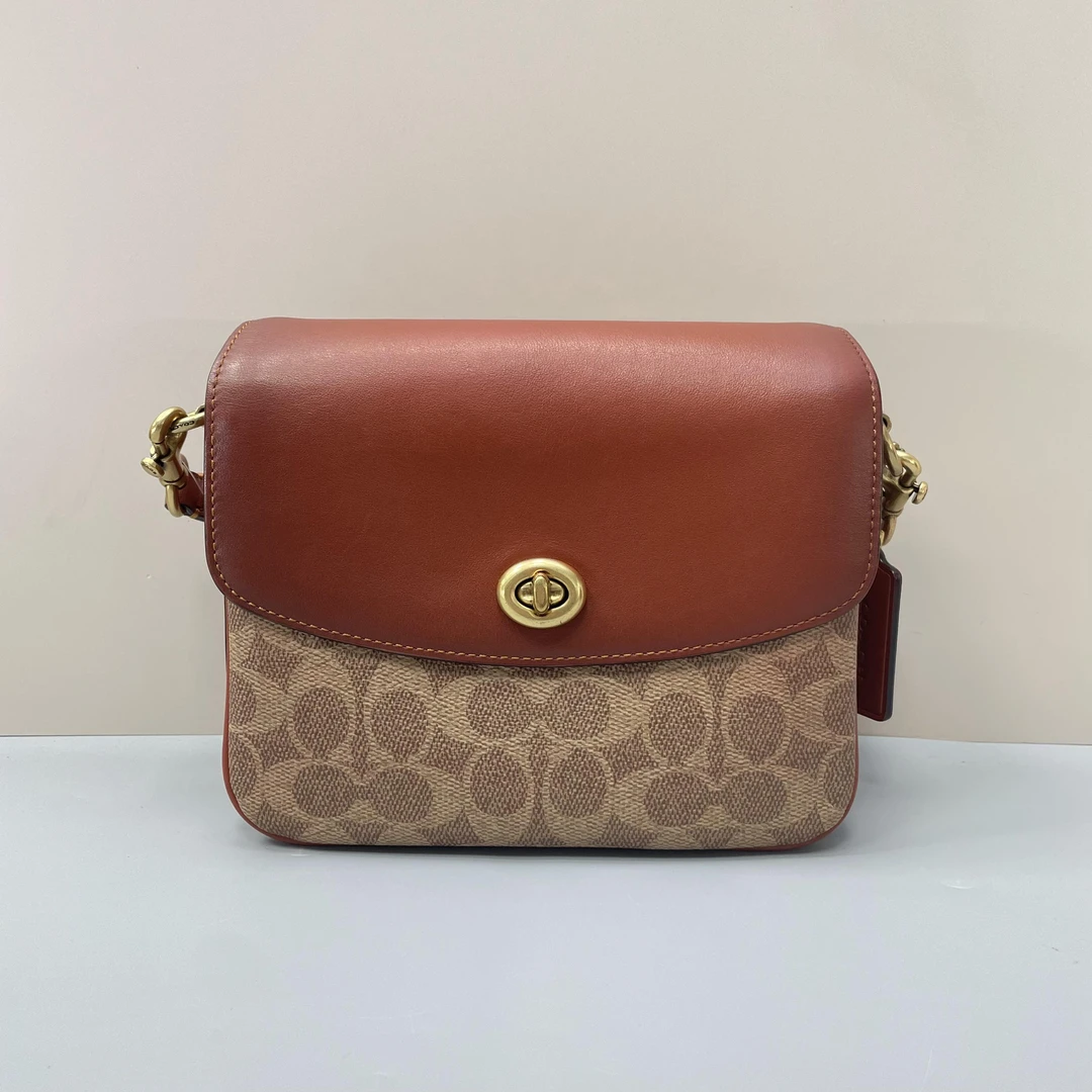 95新 COACH/蔻驰 Cassie19红棕拼老花邮差包19x16x8cmL082207