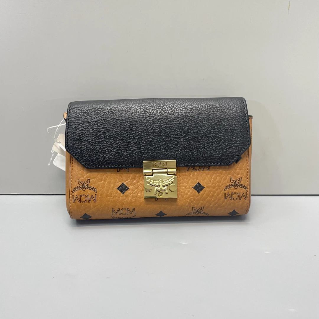 95新 MCM 媚姐/mcm黑拼干邑色小号链条包18x12x4cmF120305