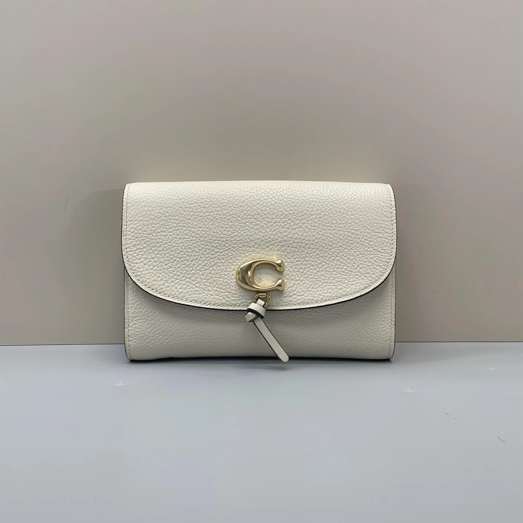 95新 COACH/蔻驰 小林/rami白色链条包20*13*4cmA071704