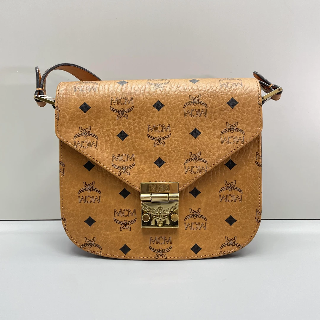 90新 MCM 媚姐/mcm干邑色马鞍包（少小牌）20x20x8cmF112735