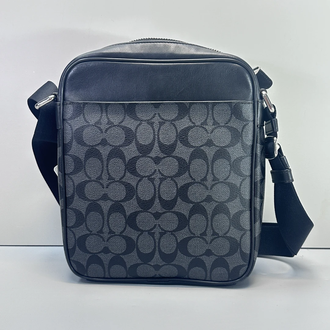 95新 COACH/蔻驰 男士黑拼老花斜挎包22*26*7cmL120612