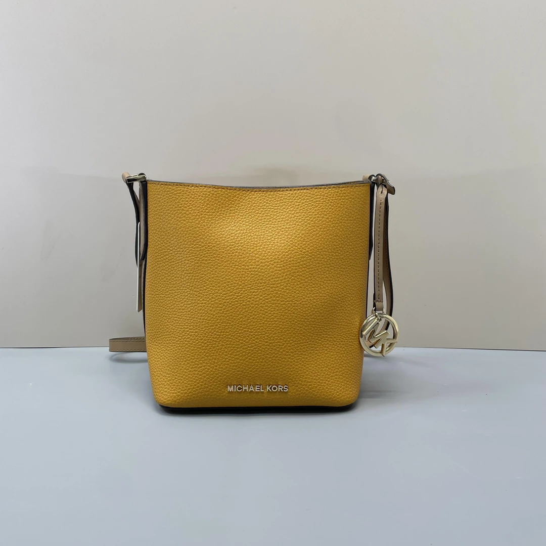 90新 MICHAELKORS/迈克高仕 小林/黄拼水桶包18*20*13cmA081510