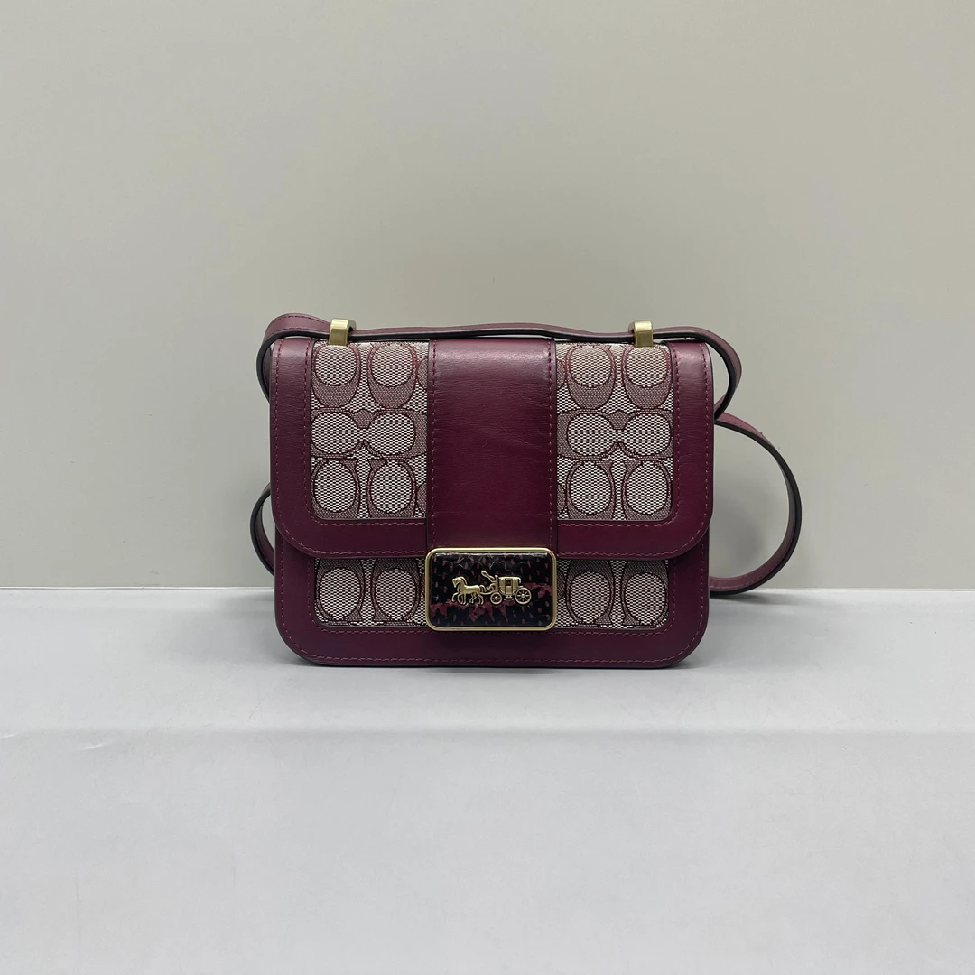 90新 COACH/蔻驰 小丽/alie紫红色拼老花马鞍包18*14*7cmA011808