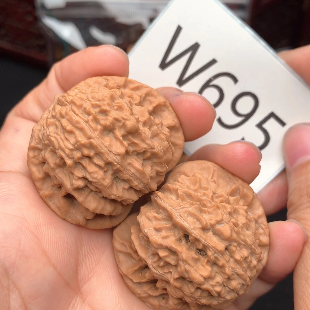 文玩核桃把件无修龙胆42