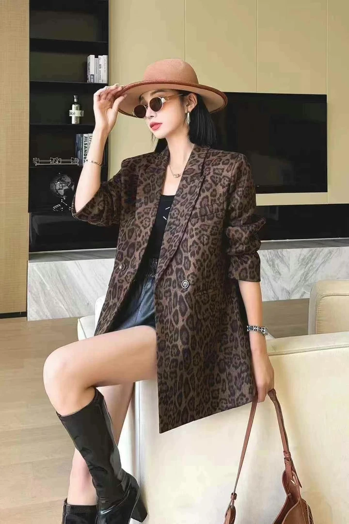 双排扣豹纹西装外套女2025秋季新款宽松休闲西服小个子上衣潮