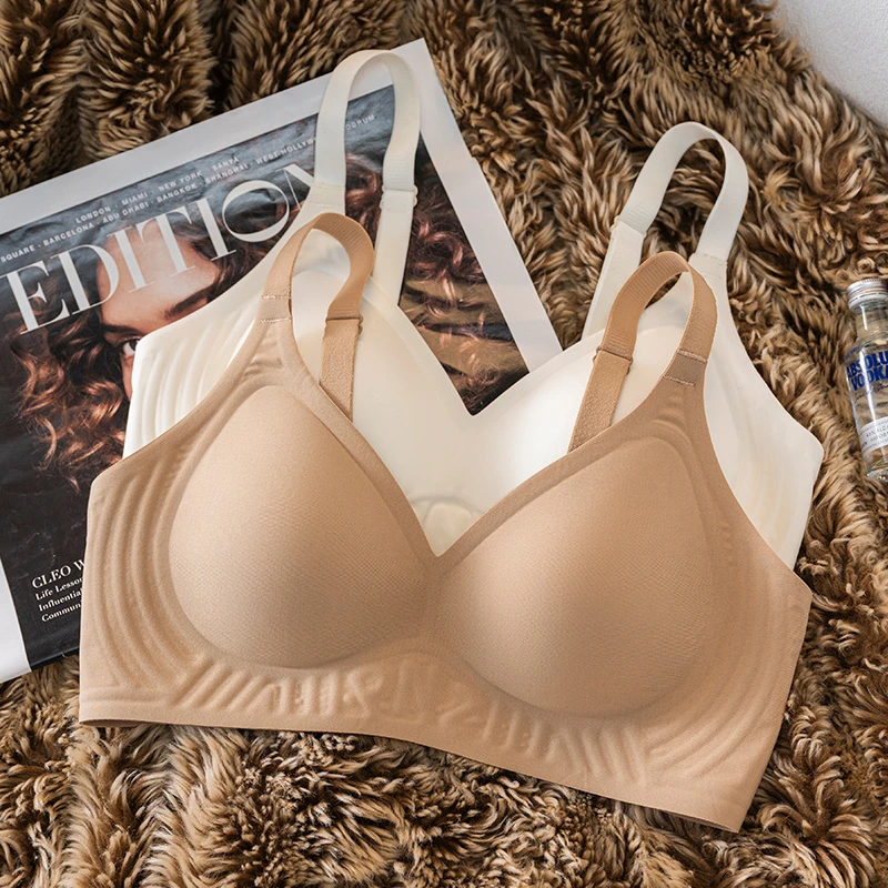 无痕内衣女聚拢小胸显大防下垂运动美背无钢圈春夏季一片式文胸罩
