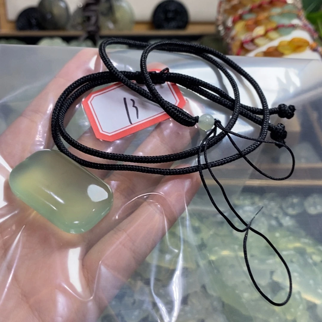岫玉颈饰未镶嵌X****）