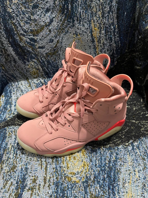 aj6篮球鞋 脏粉配色40.5码原盒 内侧鞋帮瑕疵（潮鞋）