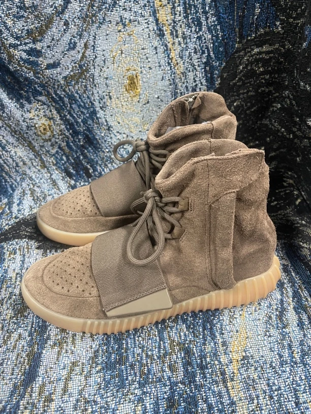 yeezy休闲鞋 750巧克力配色 41码原盒男士（潮鞋）