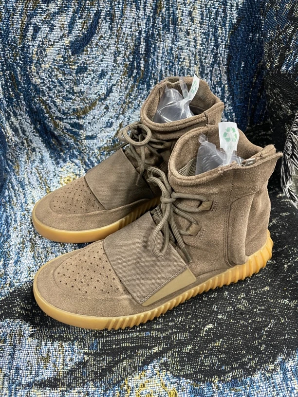 yeezy750休闲鞋 巧克力 43码无原盒（潮鞋）