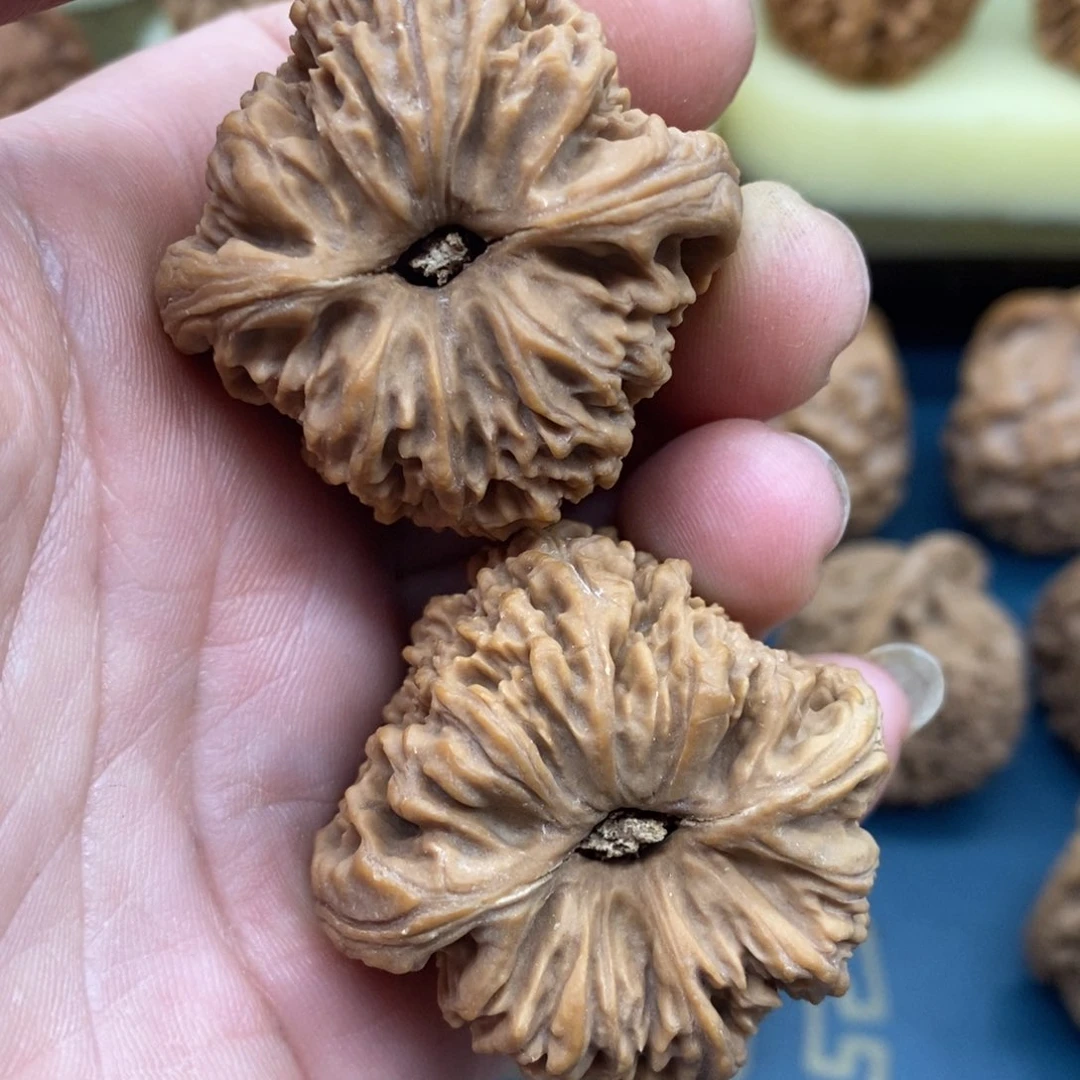 文玩核桃吊坠正*量