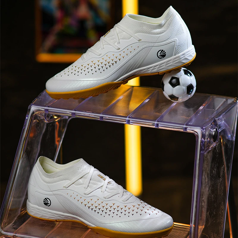 振足足球训练鞋【星征途】TF粹钉低帮学生青少年草地防滑透气男子白