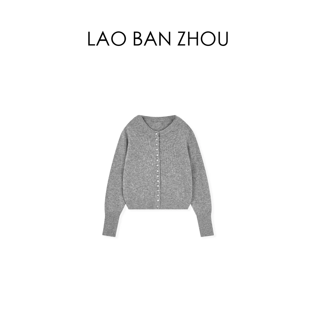 【老板周】舒适复古 秋冬经典单排扣后三角质感毛衣