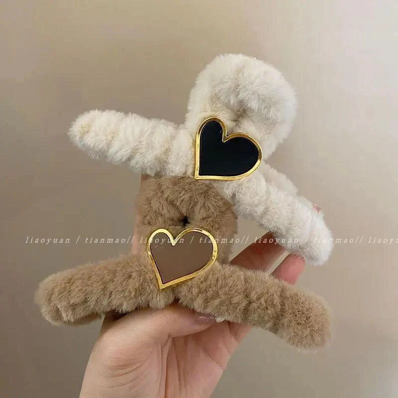 优雅简约爱心抓夹大号秋冬毛绒发夹女后脑勺ins鲨鱼夹子