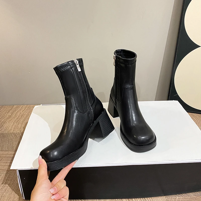 2025百搭瘦瘦靴女短筒英伦风秋季新款时尚休闲厚底短靴潮流增高女