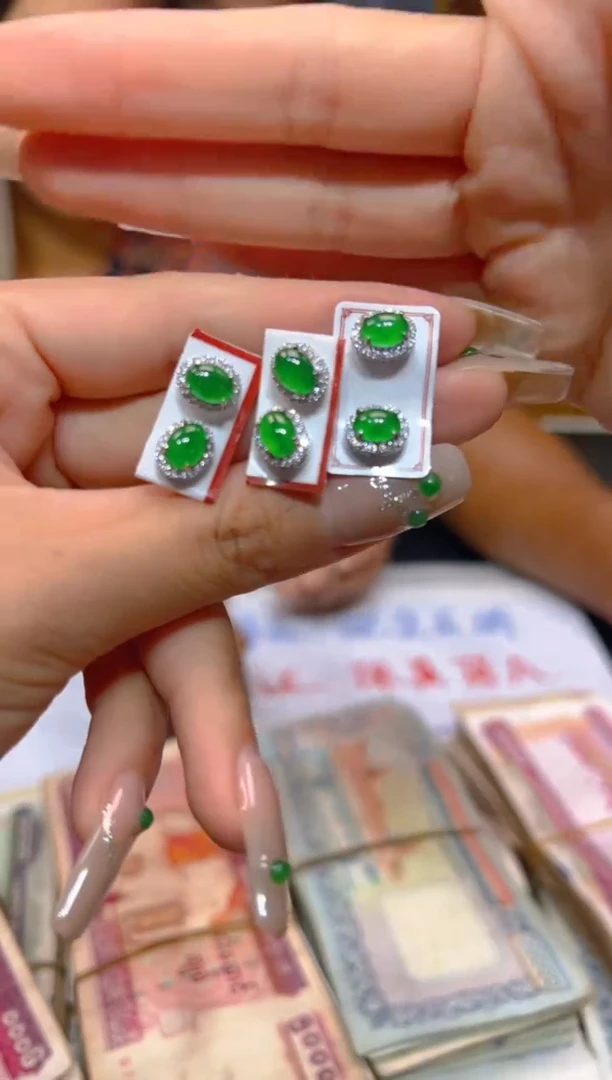 【闪购商品】定制翡翠未镶嵌多样性发货，发其一136