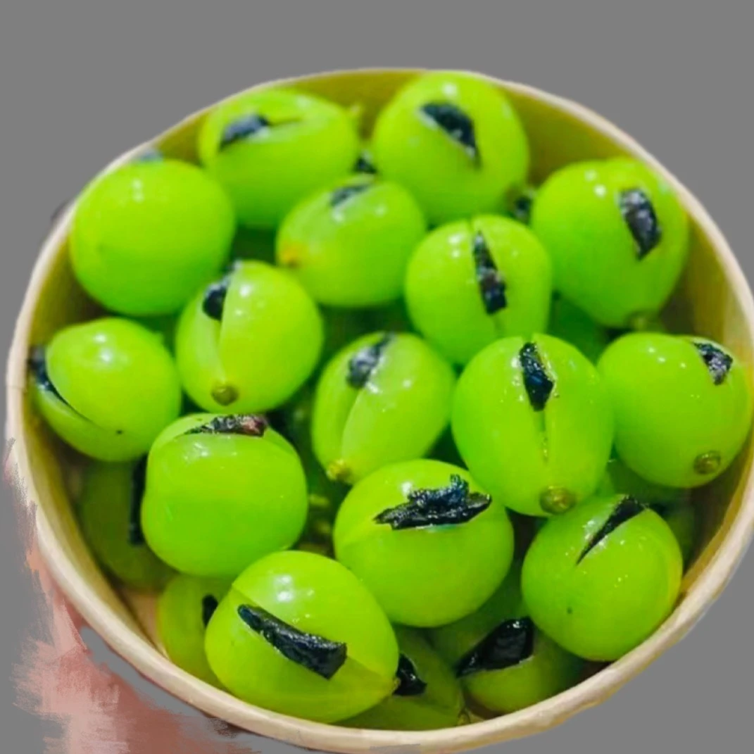 晴王夹乌梅约300g